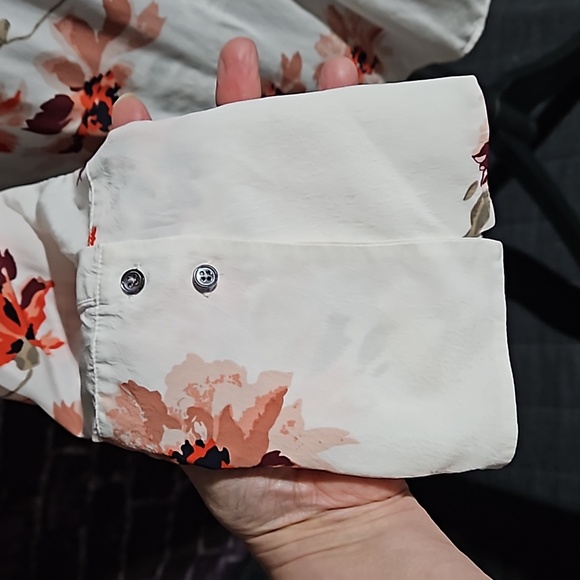 Joie Floral Bohemian Mandarin Collar Wide Wrist Button Down Blouse 100% Viscose - Picture 6 of 9